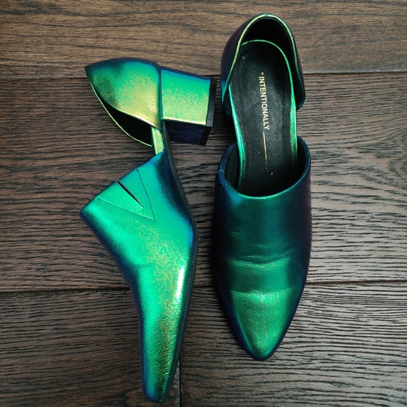 INTENTIONALLY BLANK Shoes - Intentionally Blank Perf-Hi in Green
